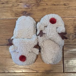 SUPER CUTE REINDEER SLIPPERS